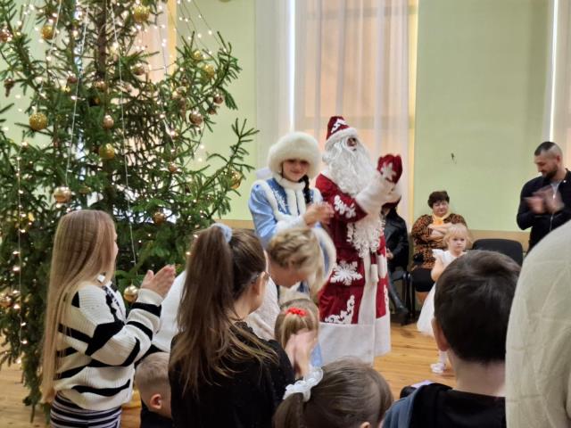 Ziemassvētku eglīte bērniem
